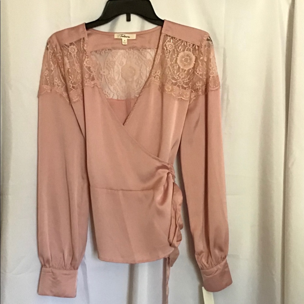 Long-sleeve blouse
